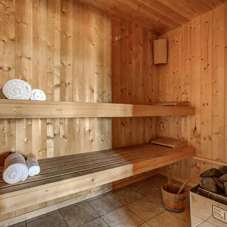 Newly Renovated Chalet Up To 12 Guests With Jacuzzi & Sauna!- If You Want To Book, Please Contact On Wh-ats-app - 0034-635-518-216 !!!! Villa